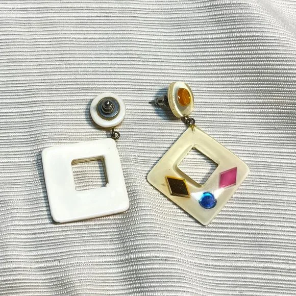 Vintage Lucite Colorful Earrings - Picture 7 of 7